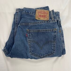 Levi's 550 Medium Light Wash Straight leg jeans. W36 L32